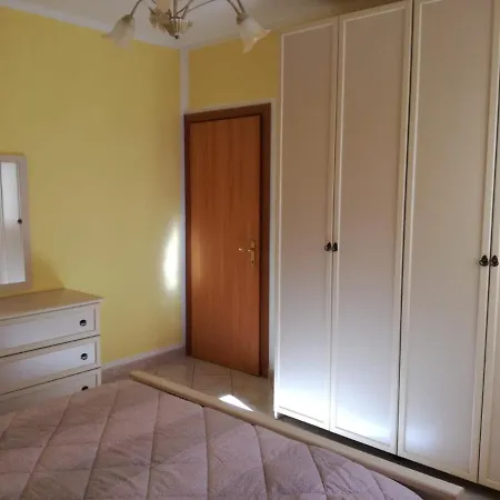 Casa Ilenia شقة سان تيودورو