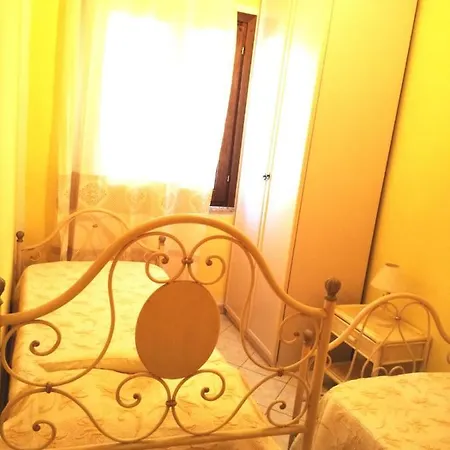 Casa Ilenia * سان تيودورو