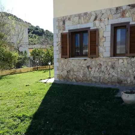 Casa Ilenia شقة سان تيودورو